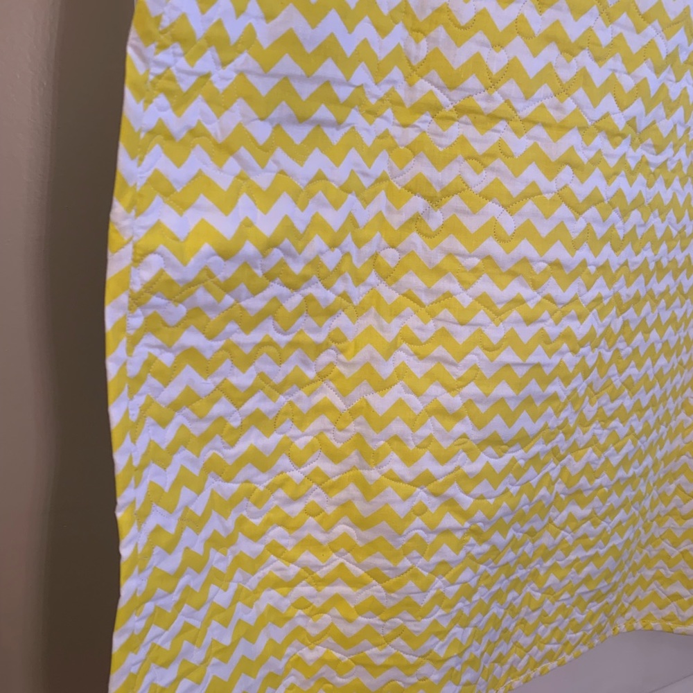Handmade quilt - Picture 3 of 12